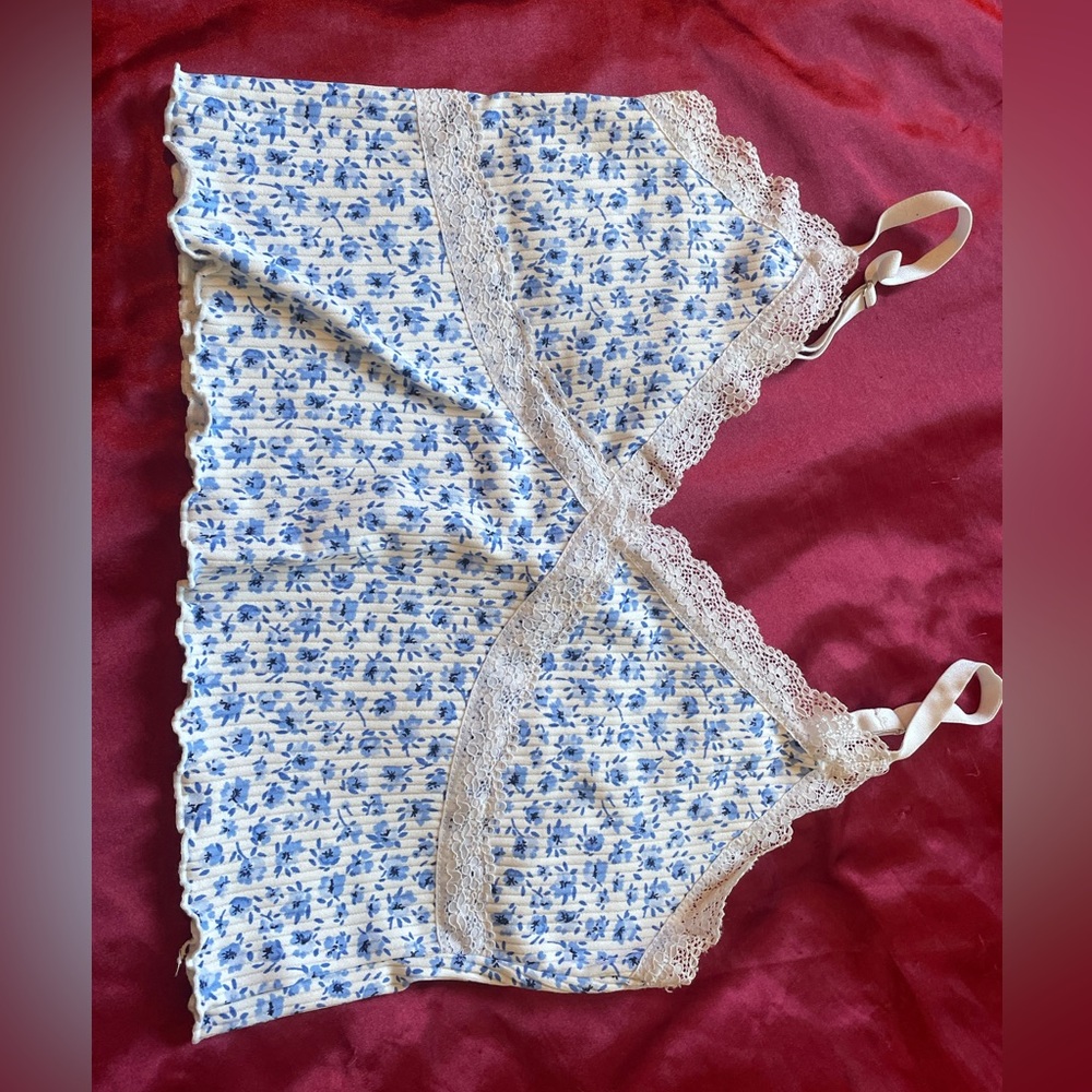 Divided H&M flower cropped cami
